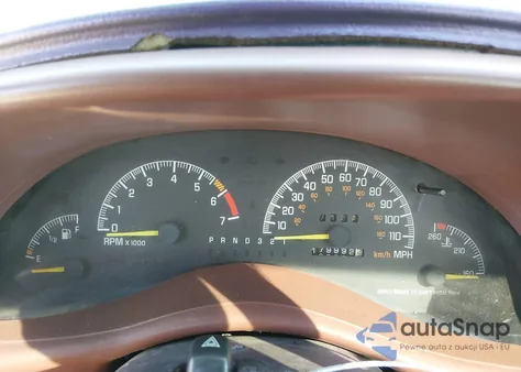 2000 Pontiac Grand Prix Gtp z USA, uszkodzony, nr VIN 1G2WR1218YF323995